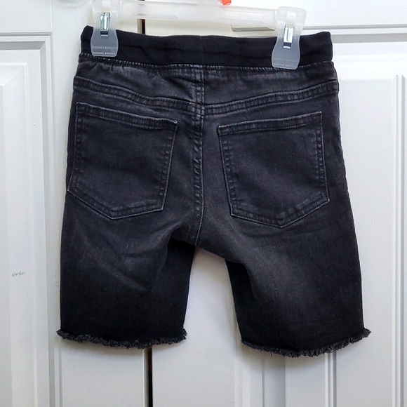 Shorts - Picture 2 of 3